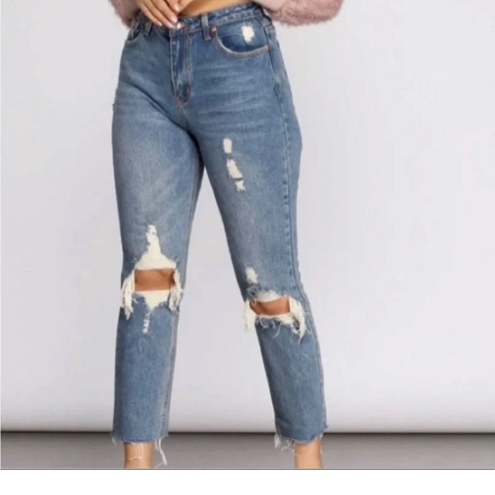 Signature 8 Jeans Size M DESTROYED HIGH RISE STRAIGHT CROP Raw Hem Distressed